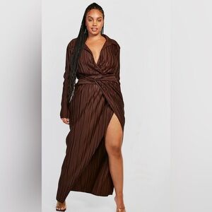Brown plisse split dress